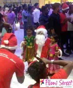 100 Christmas Fathers participated for World Peace show