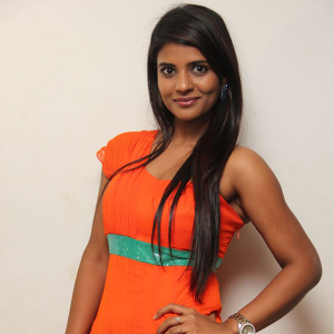 Meera-Herbal-Hairwashpaste-Face-of-Chennai-2014-Crowns-Gorgeous-Young-Ladies-Stills