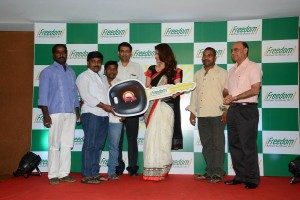 Shraddha Das at Freedom Buy Jar Get Car Offer Event  (17)