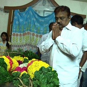 Vijayakanth Last Respect to Director Ameerjaan