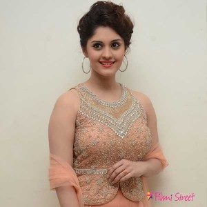 actress surabhi new photos