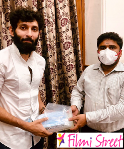 Actor Vasanth Ravi donates Mask and Gloves to Chennai Corporation