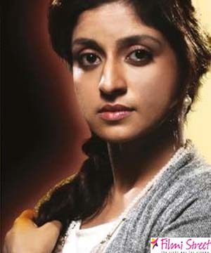 Actress Athmiya