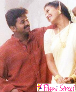 Actress Laila released rare movie click with Vijay goes viral
