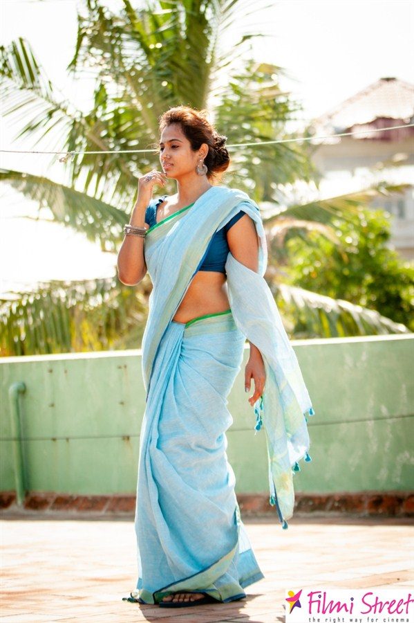 Actress-Ramya-Pandian-Latest-Photos-5