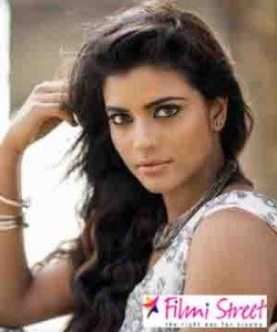 Aishwarya Rajesh teams up with Director ManiRatnam for First time