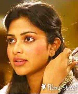 Amala paul going to sing a song in movie