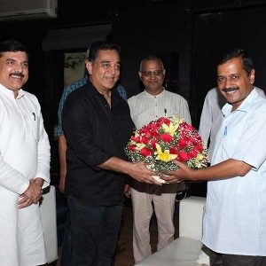 Kamal haasan meets Delhi CM Kejriwal