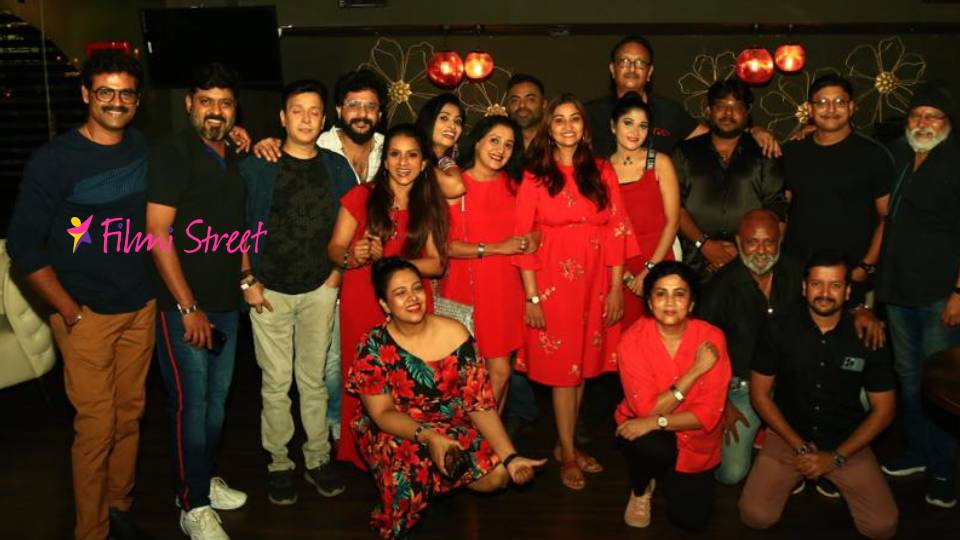 90s Tamil TV Stars Reunion : மக்களை மகிழ்வித்த நட்சத்திரங்களின் சங்கமம்