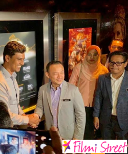Raatchasi movie impresses Malaysian Educational Minister Maszlee Malik