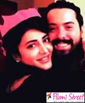Shruthihassan celebrated Christmas with her lover Michael Corsale