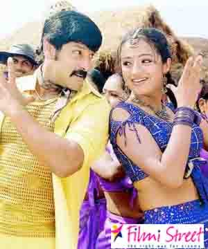 Trisha quit from Saamy Square So the story may be changed