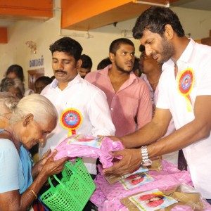 Vishal celebrates his birthday in a charitable way