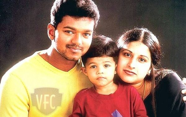 vijay-family-photo